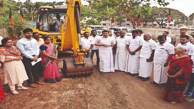 Balaji blames AIADMK for bad condition of roads in Coimbatore