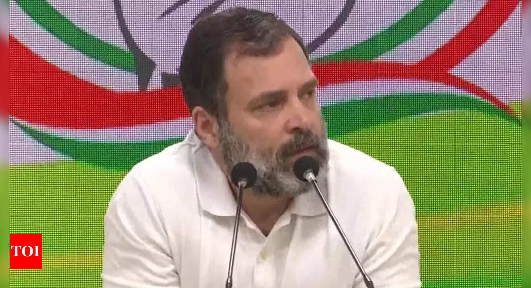 Rahul:  Rahul’s insulting behaviour with journo shows Congress’s hypocrisy: BJP | India News – Times of India