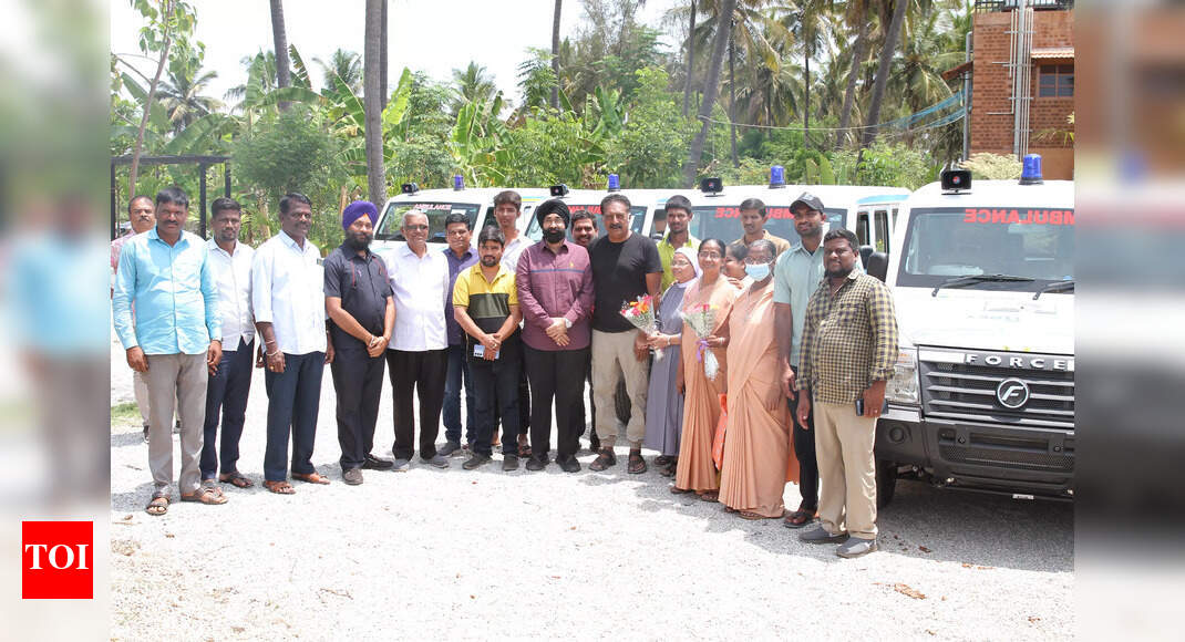 Prakash Raj donates ambulances in the name of Puneeth Rajkumar ...