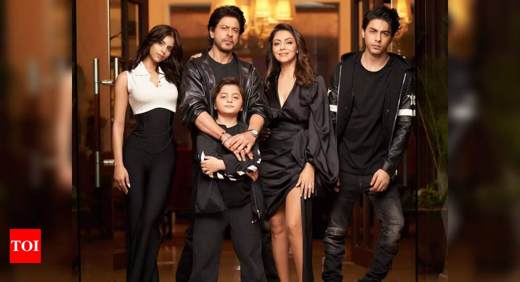 Gauri Khan announces a coffee table book as she drops a picture with Shah Rukh Khan, Suhana, Aryan and Abram | Hindi Movie News – NewsEverything Life Style