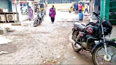 Potholed road to station in Thiruninravur a problem