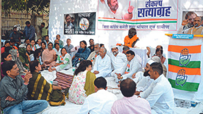 State Congress holds satyagrah in Bhopal