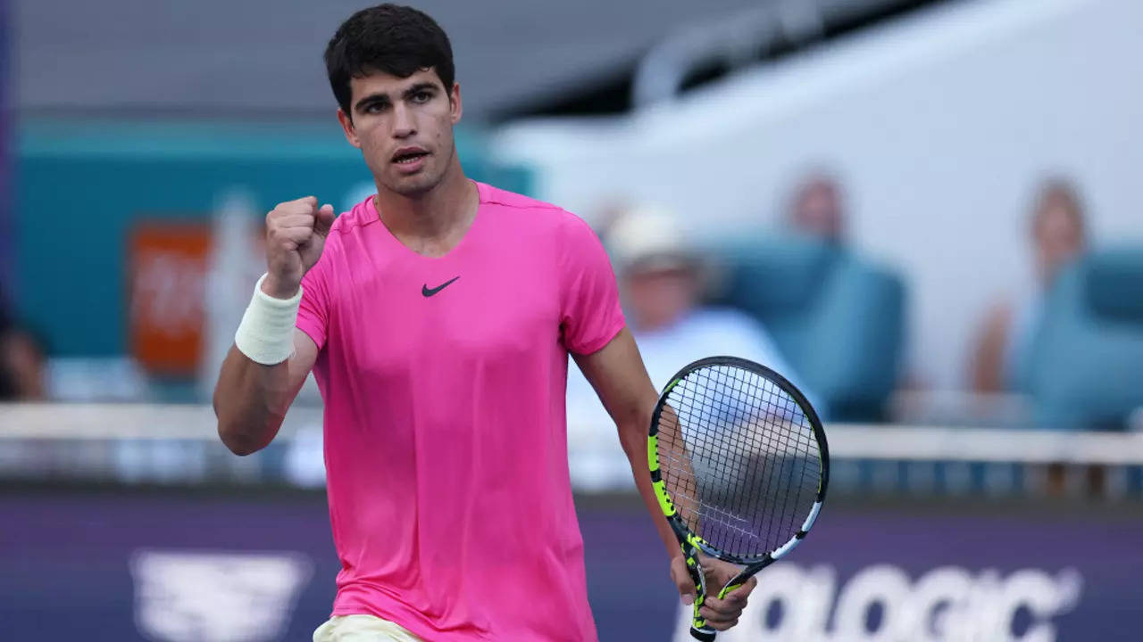 Miami Open Carlos Alcaraz powers into last 16 Tennis News