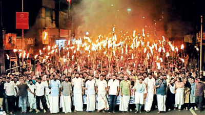 Huge turnout at Youth Congress Night March in Wayanad | Kozhikode News ...