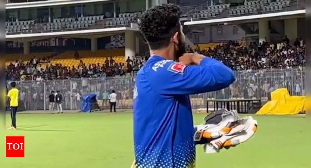 WATCH: Fans go crazy at Chepauk after Ravindra Jadeja’s Pushpa movie gesture ‘Thaggedele’ | Cricket News – Times of India