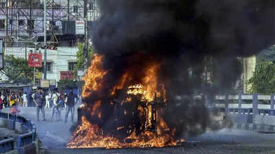 Mob mayhem shuts down Tiljala after child's murder in Kolkata