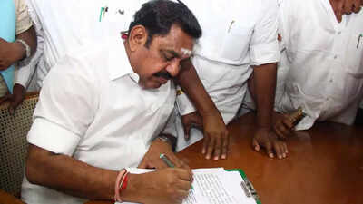 EPS becomes AIADMK general secretary; OPS petition rejected in Madras HC