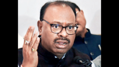 Hit Rahul Gandhi photo with slipper: Maharashtra BJP chief Chandrashekhar Bawankule dares Uddhav Thackeray