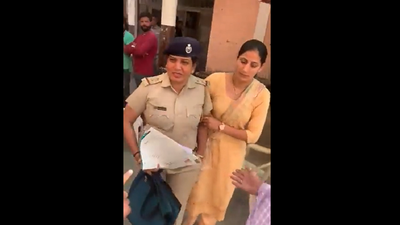This Haryana lady cop received an 'award' for honesty, now caught ...