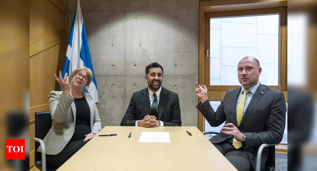 Yousaf Humza Yousaf Sworn In As Scotland S New Leader Amid Party Row   Photo 