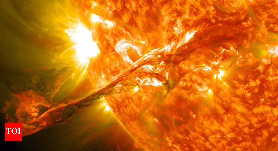 20-times larger than Earth, a portion of the Sun has disappeared resulting in a huge solar storm this Fri - Indiatimes.com 20-times larger than Earth, a portion of the Sun has disappeared resulting in a huge solar storm this Fri - Indiatimes.com