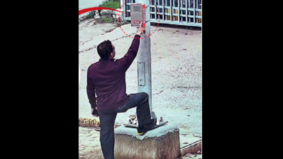 Noida roads have an emergency button, but no one's using that