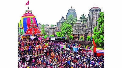 Hundreds gather at Lingaraj temple to celebrate Rukuna Rath