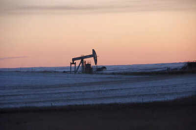 Judge orders US to resume oil lease sales in North Dakota