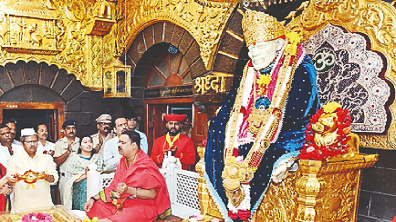 Sai: Over 100 Sai Baba Devotees Arrive At Shirdi For Ram Navami ...