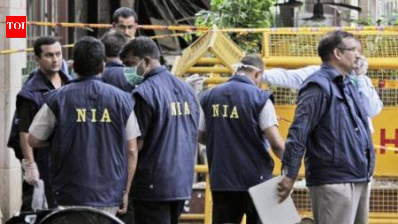 Blast outside Delhi Court