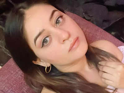 Maahi Vij tests Covid positive; shares the symptoms are more severe than the previous strains