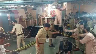 25 devotees fall into well during Ram Navami celebrations in Indore temple  | Indore News - Times of India