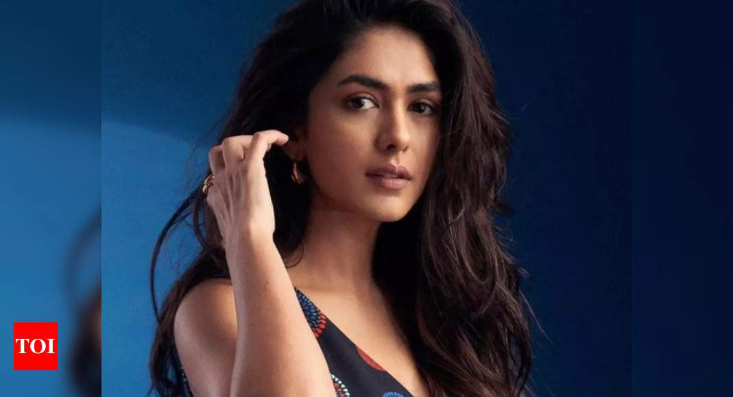 Mrunal Thakur opens up on showing her true self and being vulnerable on social media – Times of India