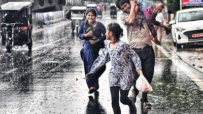 Orange alert for Delhi as rain and hailstorm likely