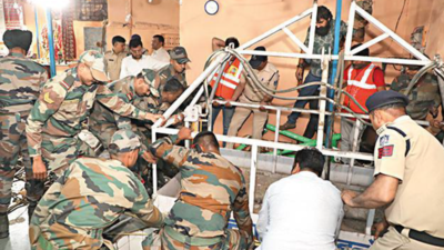 Indore temple tragedy: Well fills up with water and bodies | Indore ...