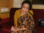 Asha Bhosle celebrates her birthday