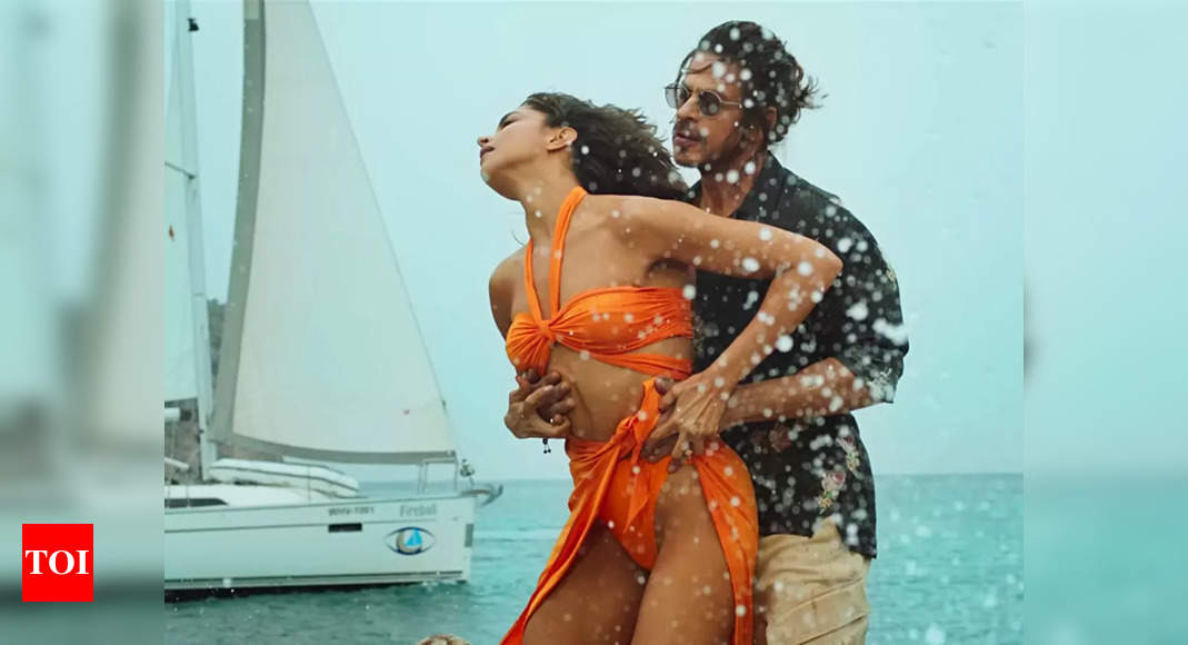 Director Siddharth Anand reveals why they chose a saffron bikini for Deepika Padukone in ‘Besharam Rang’ | Hindi Movie News – NewsEverything Life Style