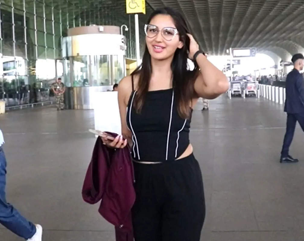 
Watch: Nikita Dutta stuns in black outfit at airport
