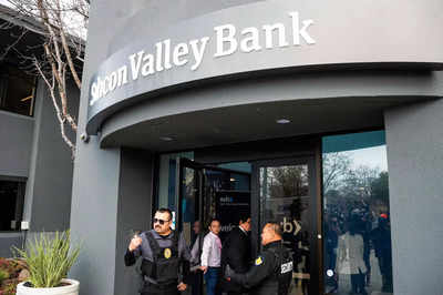 US regulator seeks sale of Silicon Valley Bank, Signature Bank portfolios: Sources