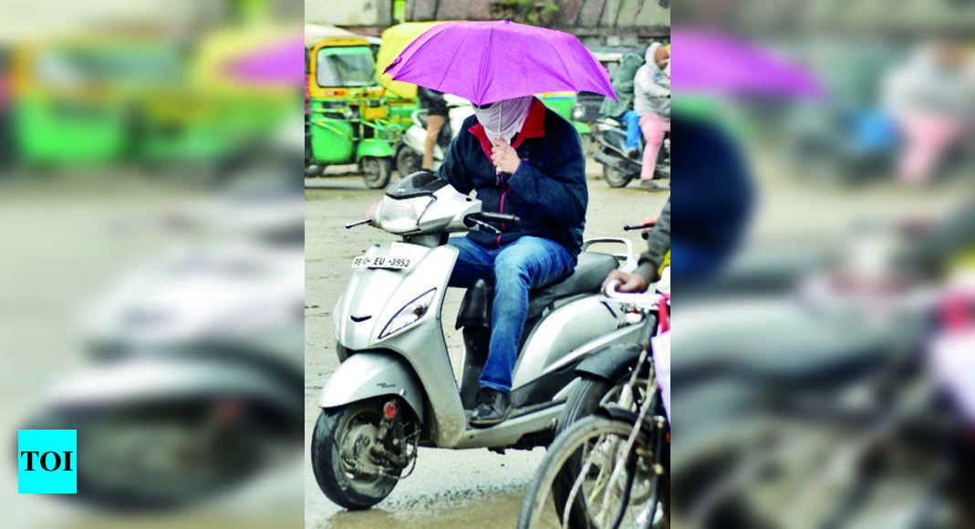 गर्म मार्च के दिनों में बारिश से राहत मिलती है |  लुधियाना समाचार – टाइम्स ऑफ इंडिया