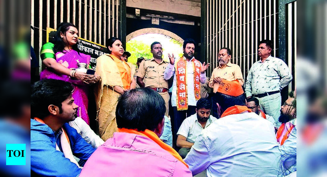 Ubt Sena (ubt), Vba Lead March Against Poor Water Supply Kolhapur