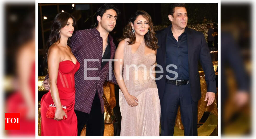Salman Khan sends the internet into a meltdown as he poses with Gauri ...
