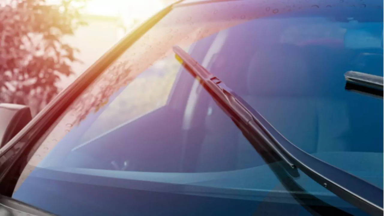 Car Glass Cleaners: Finest glass cleaners for your car's windscreen and  window | - Times of India