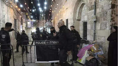 Israeli police fatally shoot man at Jerusalem's holiest site