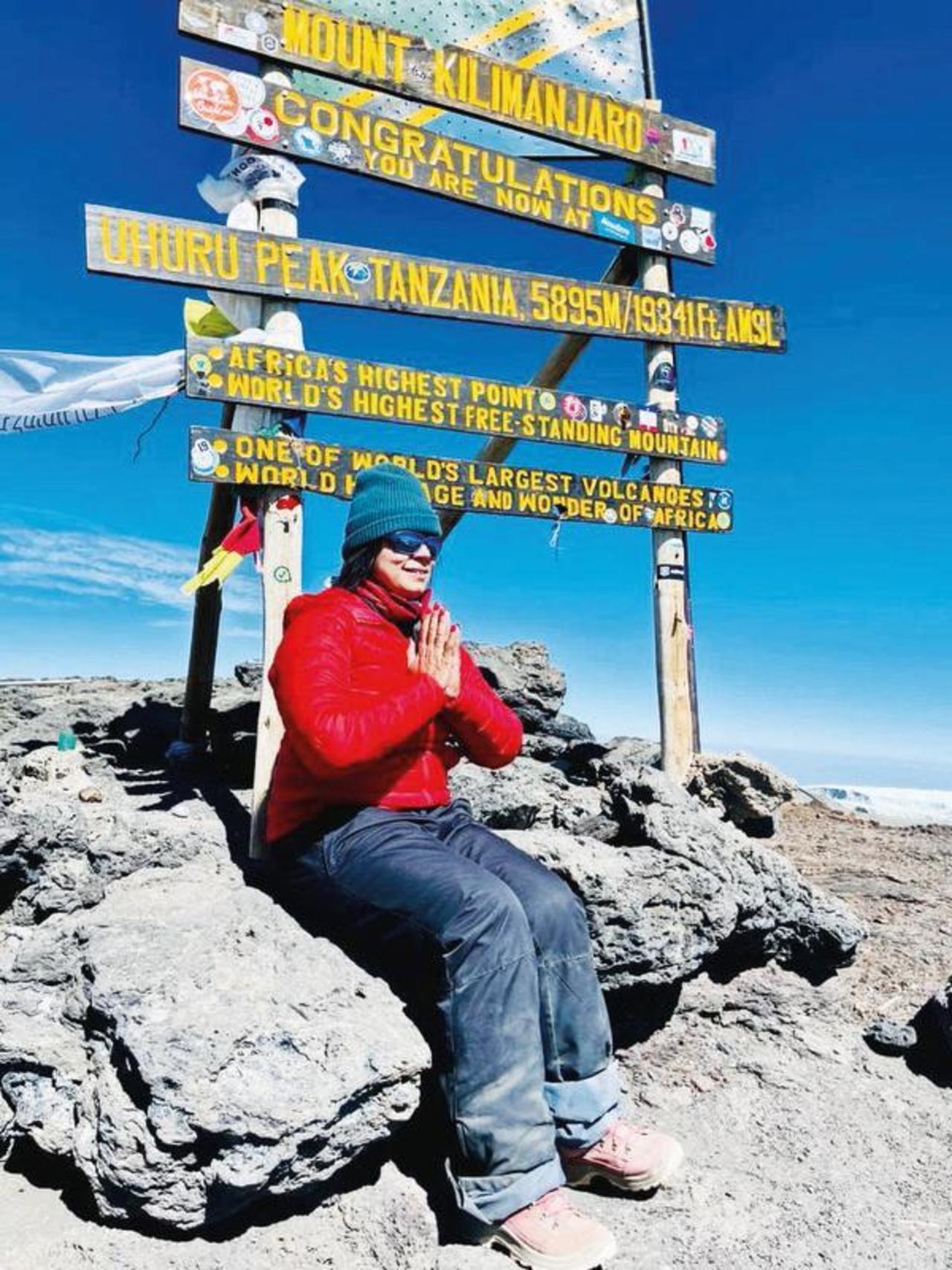 Top-notch: Woman hailing from scales Mt Kilimanjaro, says 'for her father and daughters' Nagpur News - India