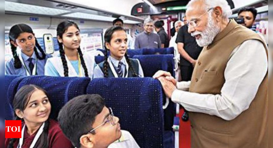 PM Modi Interacts With Students Onboard | Bhopal News - Times Of India