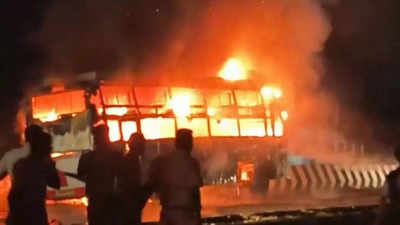 Sleeper bus catches fire in Tamil Nadu's Sattur