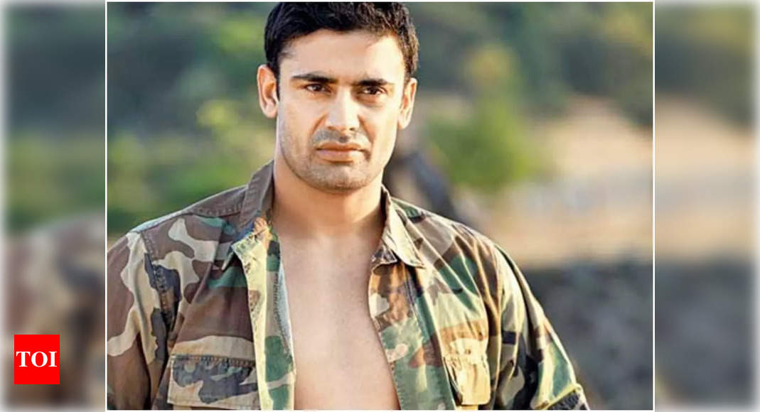 Sangram Singh is angry at elderly couple’s suicide, says, need more films about the plight of the elderly – Times of India