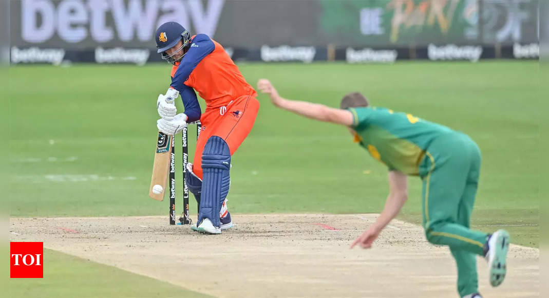South Africa 11/0 in 3.1 Overs | South Africa vs Netherlands Live Score, 3rd ODI  – The Times of India