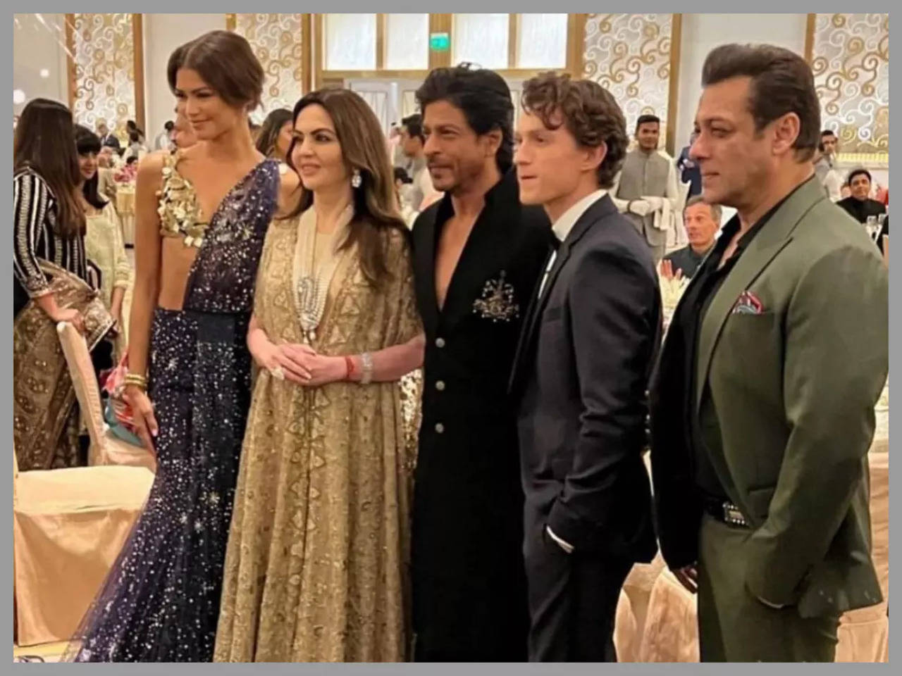 1280px x 960px - Aishwarya Rai Bachchan photobombs Salman Khan and Shah Rukh Khan's perfect  picture with Zendaya and Tom Holland | Hindi Movie News - Times of India