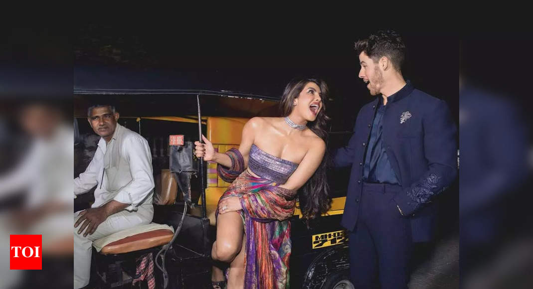 Priyanka Chopra enjoys date night with Nick Jonas in Mumbai auto-rickshaw, shares details of her 65-year-old saree – Times of India