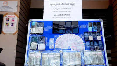 Police arrest six persons in currency racket in Karnataka's Udupi