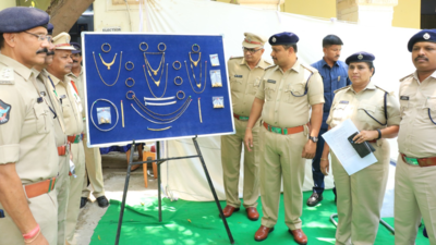 Notorious inter-state thief held, gold and silver articles worth Rs 25 lakh seized in Tirupati