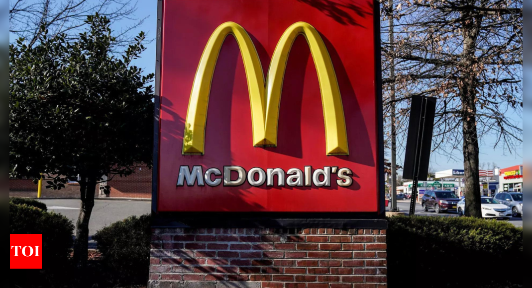 Mcdonald S: McDonald’s temporarily shuts US offices, prepares layoff notices: Report – Times of India