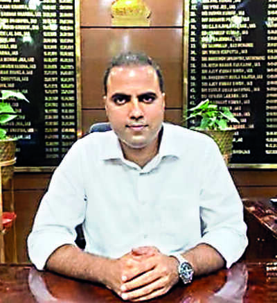Stop unauthorised people in coal mines: Dhanbad DC