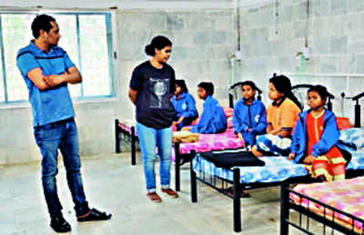 14 PVTG girl students in Latehar hosp, stable