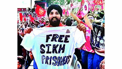 Man held for flaunting ‘Bandi Sikhs’ T-shirt