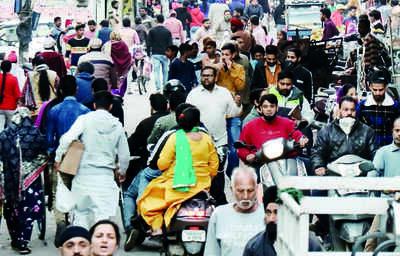 Amid Covid cases rise, experts advise residents to get booster