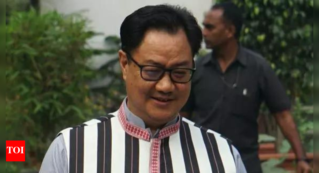 Rijiju:  Rijiju slams Cong leaders’ move to accompany Rahul to court, Kharge says it’s symbol of support | India News – Times of India