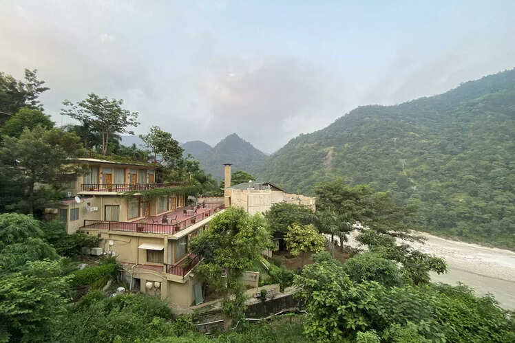 Raga on the Ganges, Uttarakhand